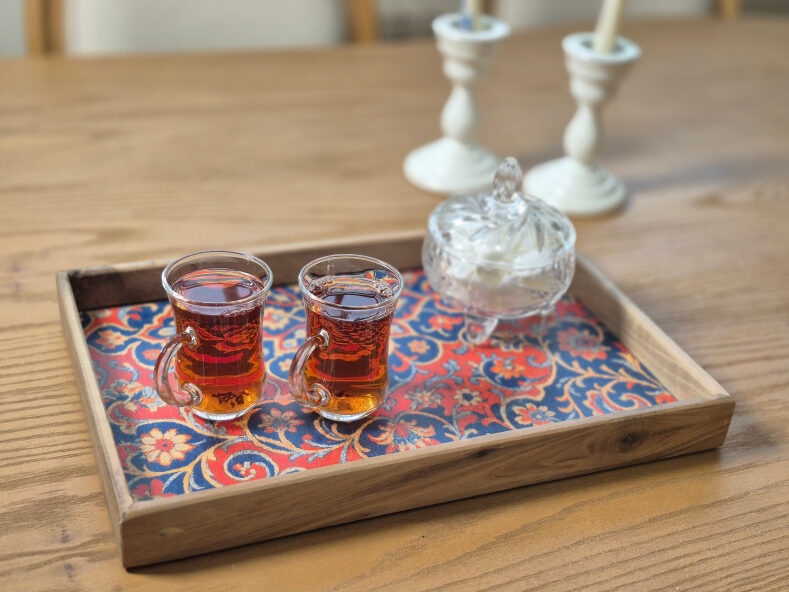 سینی چوبی با طرح فرش ایرانی - ابعاد 26×40 سانتی‌متر